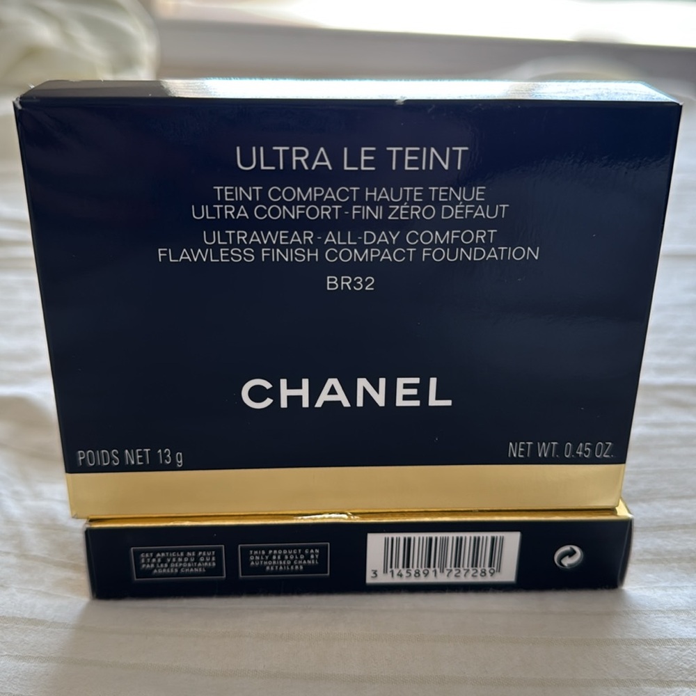 Two Chanel Ultra Le Teint Compact Foundations - BR32